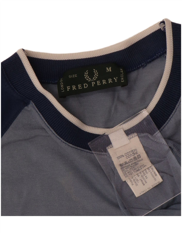 FRED PERRY Herren-T-Shirt mit Grafik, Mittelblau, Farbblock