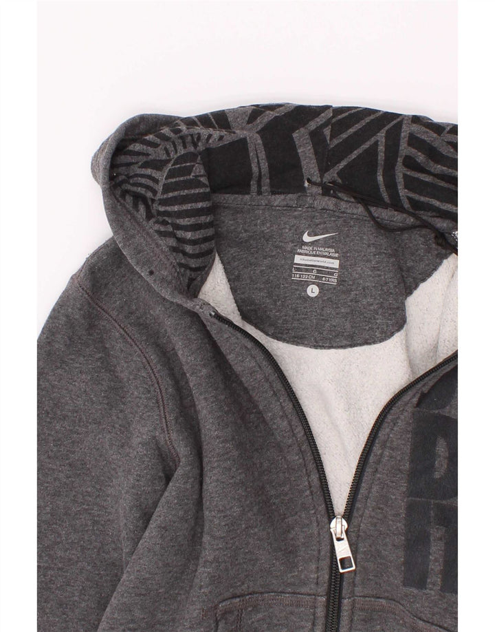 Nike Jungen-Kapuzenpullover mit grafischem Reißverschluss, 6–7 Jahre, Grau