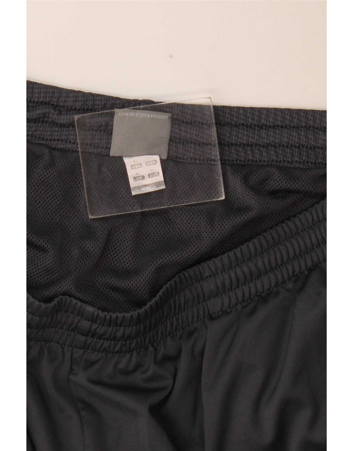 Umbro Herren Sportshorts XL Grau Colourblock