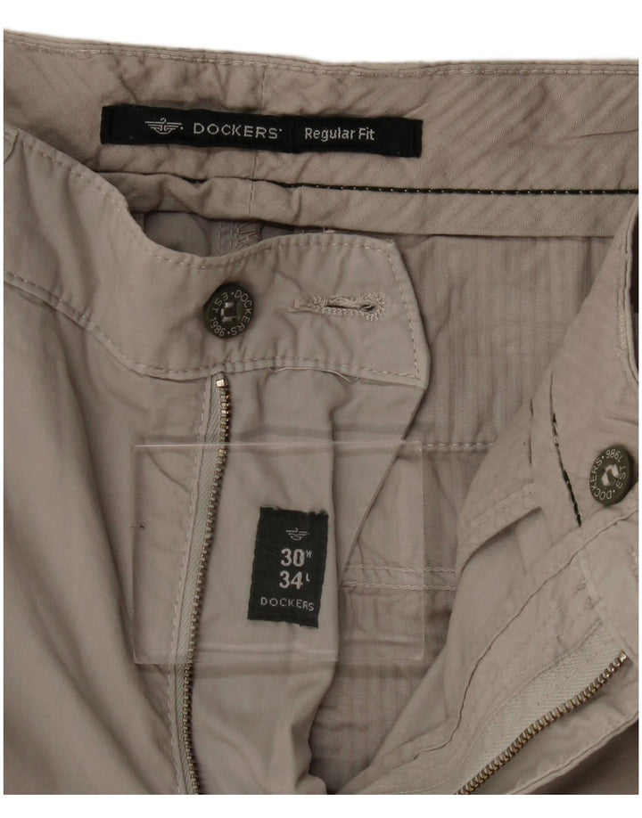 Dockers Herren-Chinohose mit normaler Passform und gerader Passform, W30, L34, Grau