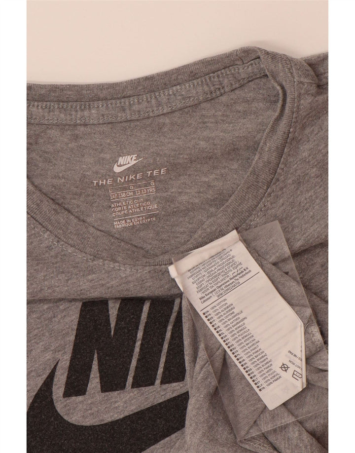 NIKE Jungen-T-Shirt mit sportlichem Schnitt und Grafik, 12–13 Jahre, Größe L, aus grauer Baumwolle