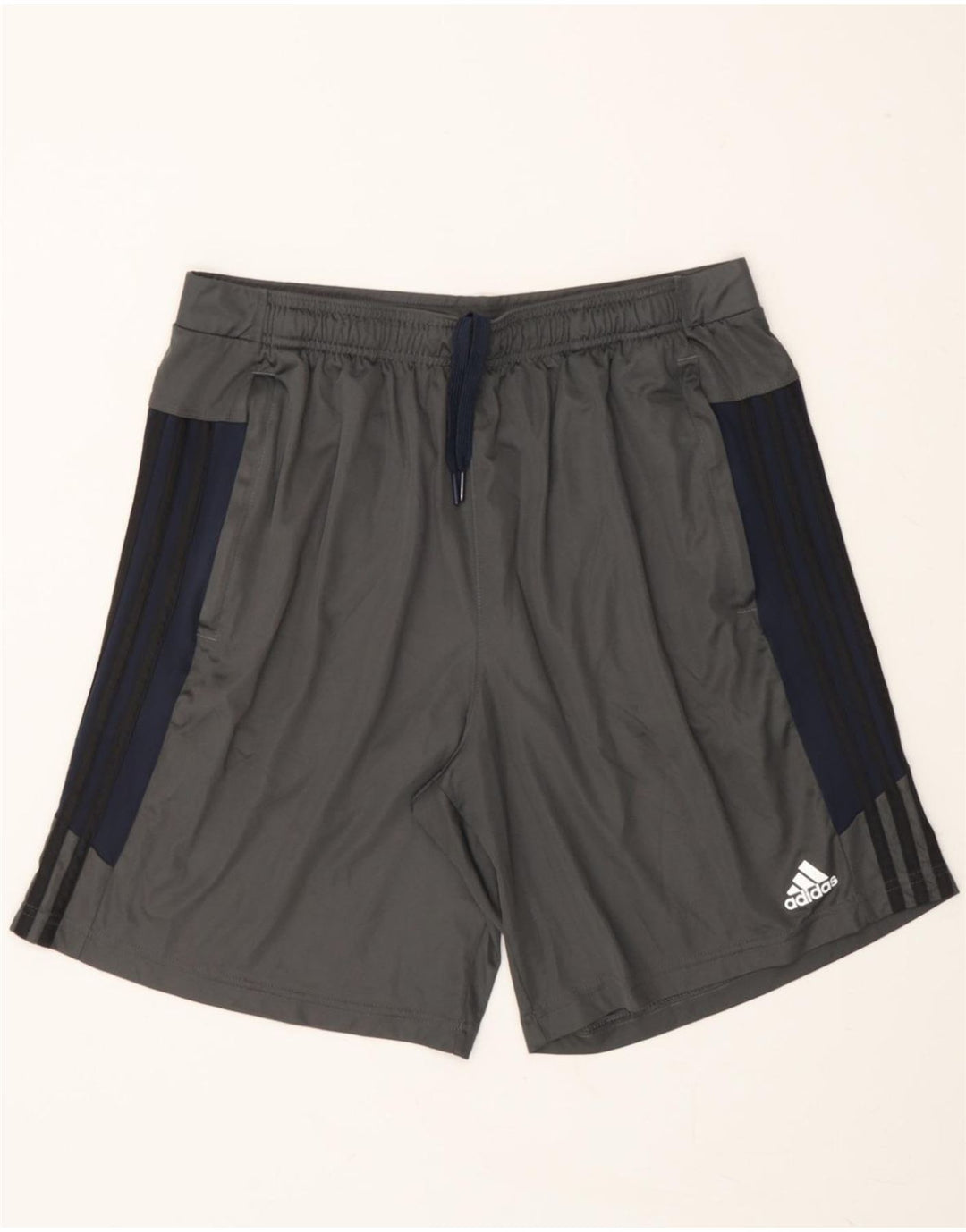 ADIDAS Mens Aeroready Sport Shorts Large Grey Colourblock Polyester Vintage Adidas and Second-Hand Adidas from Messina Hembry 