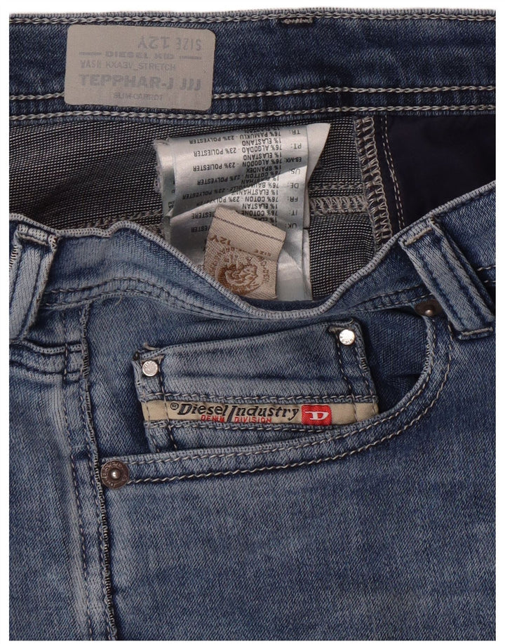 DIESEL Tepphar Slim Jeans für Jungen, 11–12 Jahre, W26 L30, blaue Baumwolle