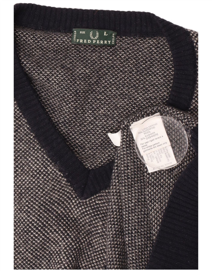 Fred Perry Herren-Pullover mit V-Ausschnitt, große marineblau gefleckte Wolle