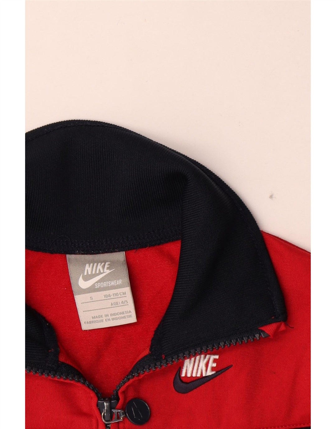 Nike Jungen-Trainingsanzug mit grafischem Oberteil, 4–5 Jahre, Größe S, Rot, Farbblock