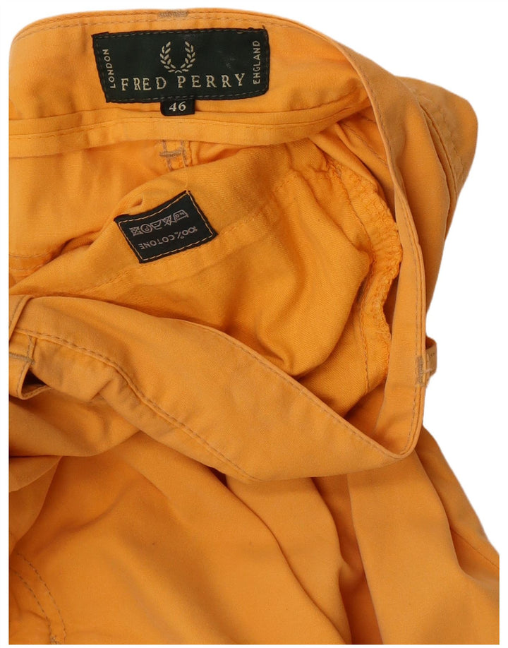 Fred Perry Herren Freizeitshorts IT 46 Small W32 Gelbe Baumwolle