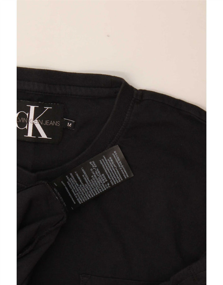 Calvin Klein Herren Grafik-T-Shirt-Oberteil aus mittelschwarzer Baumwolle