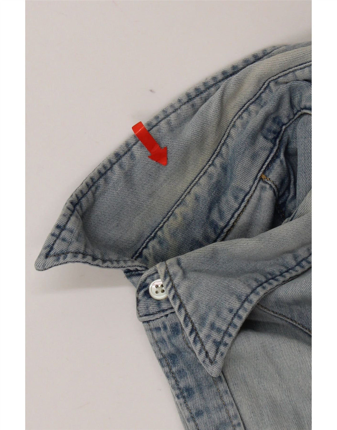 Levi's Herren-Jeanshemd aus mittelblauer Baumwolle