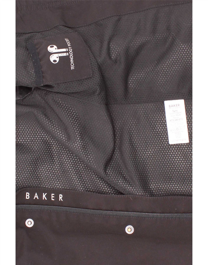 Ted Baker Jungen-Regenjacke mit grafischer Kapuze, 4–5 Jahre, schwarzes Polyester