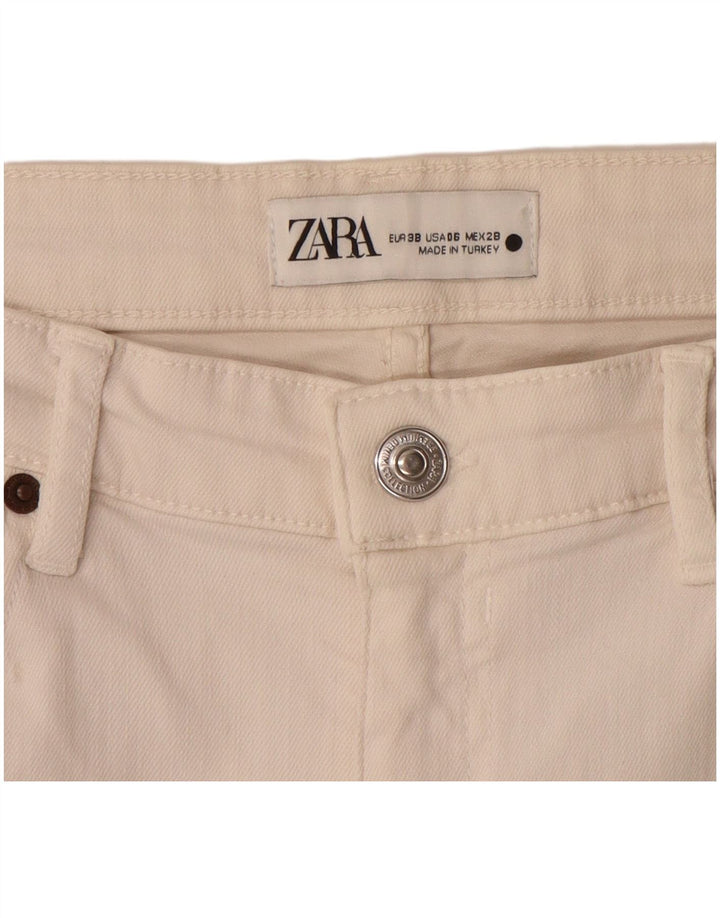 ZARA Damen Bermuda Denim Shorts EU 38 Small W28 Off White