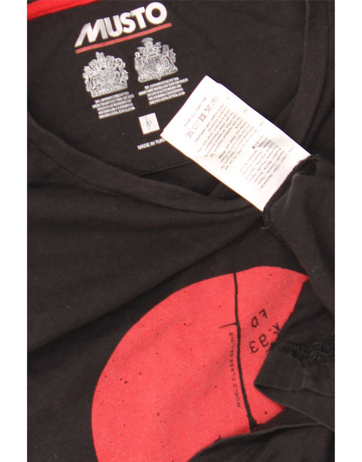 Musto Herren-T-Shirt mit Grafik, mittelschwarze Baumwolle
