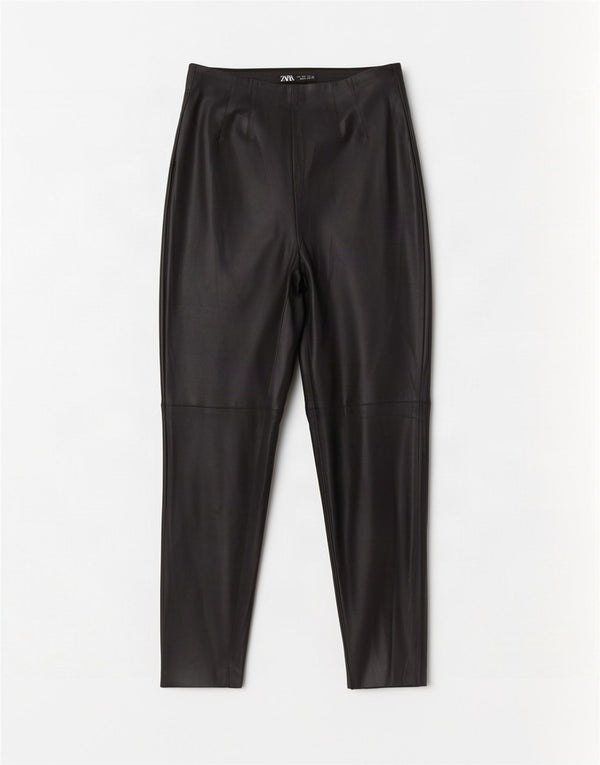 Schlanke Damen-Hose aus Kunstleder von Zara, Größe L, W30, L27, Schwarz, Polyurethan
