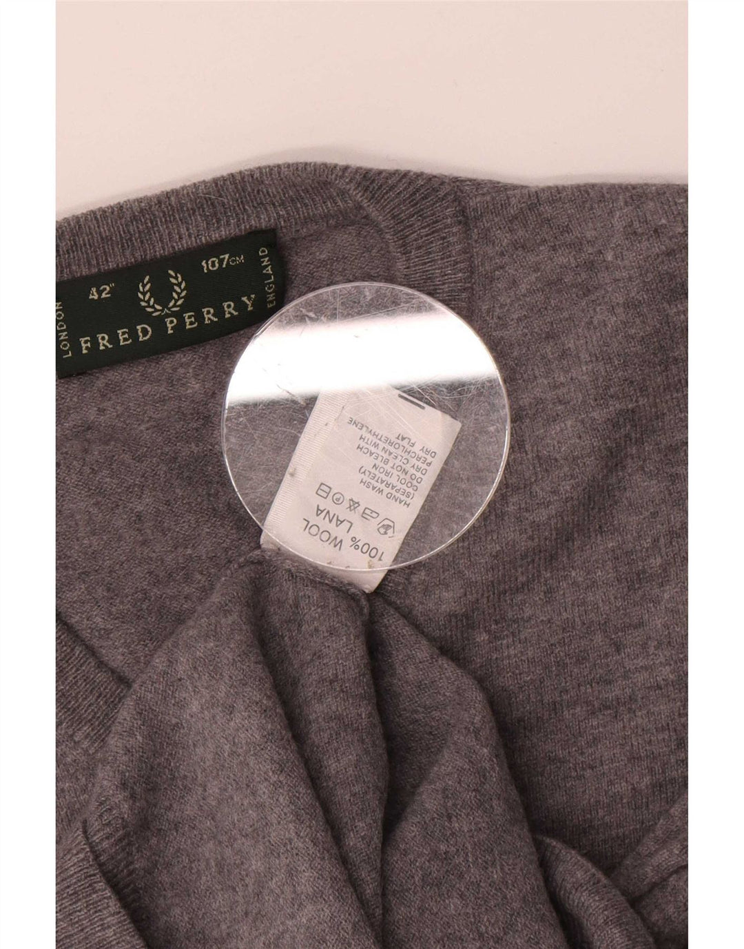 Fred Perry Herren-Pullover mit V-Ausschnitt aus mittelgrauer Wolle