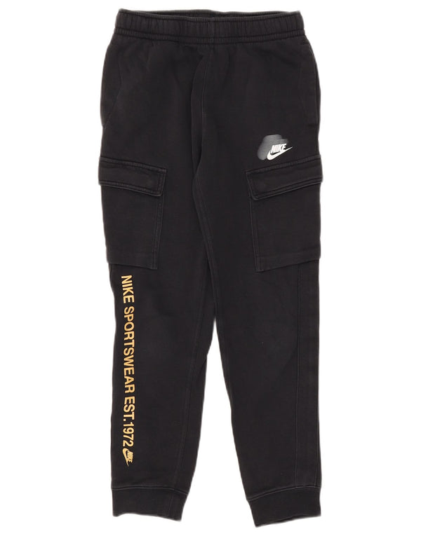 Nike Jungen Graphic Cargo-Trainingshose, Jogginghose, 10–11 Jahre, mittelgroß, Schwarz