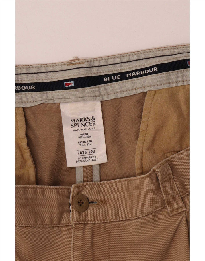 Marks & Spencer Herren-Chinohose Harbor Pegged, Blau, W42, L31, Beige