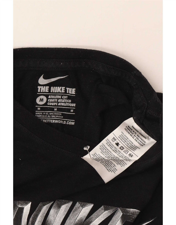 Nike Herren Athletic Cut Graphic T-Shirt-Oberteil aus mittelschwarzer Baumwolle