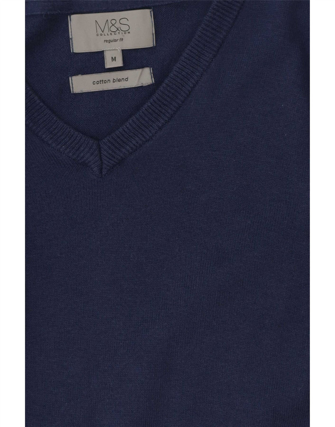 Marks & Spencer Herren-Pullover mit normaler Passform und V-Ausschnitt in mittlerem Marineblau