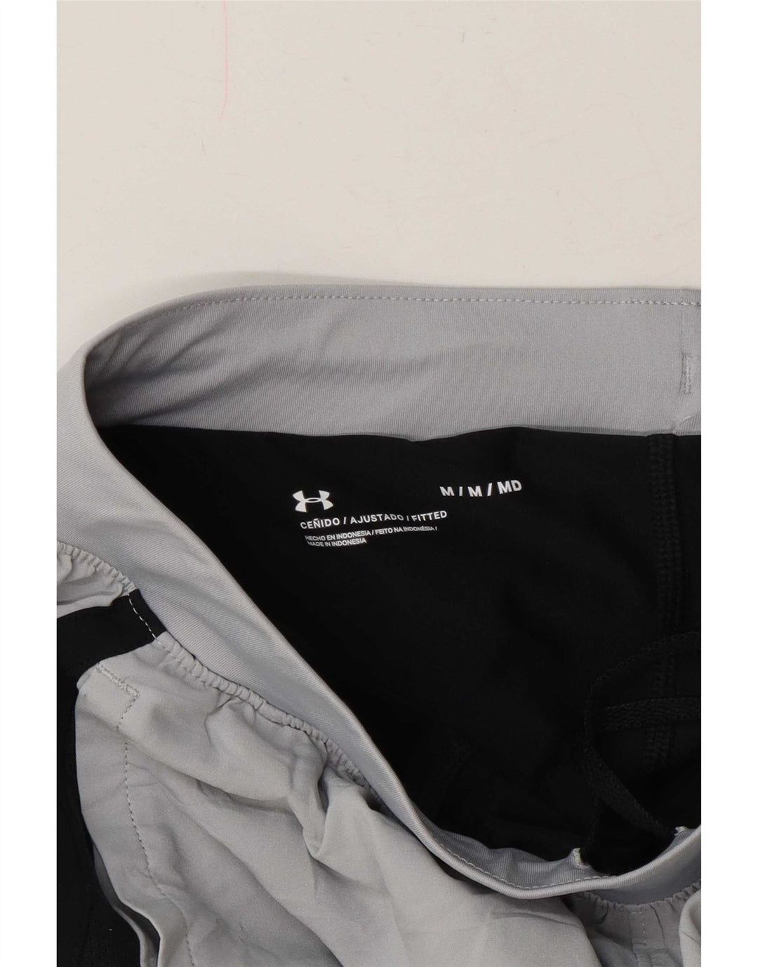 Under Armour Herren-Sportshorts in mittelgrauem Farbblockdesign