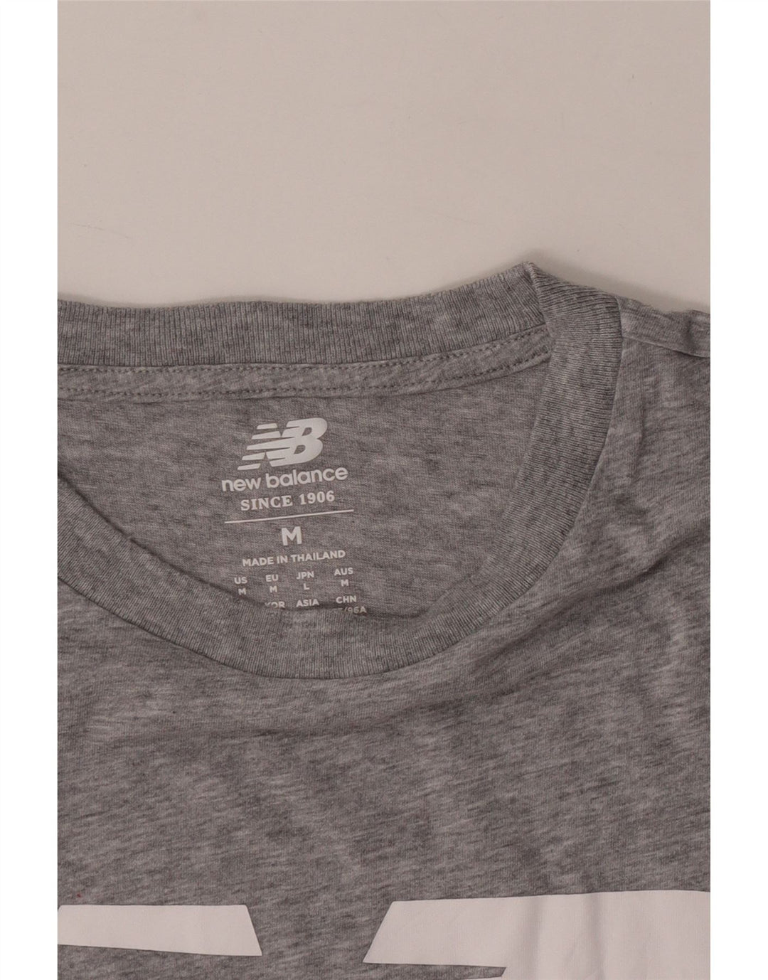 New Balance Herren Grafik-T-Shirt-Oberteil Mittelgrau meliert