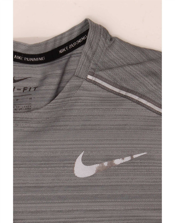 Nike Herren Dri Fit T-Shirt-Oberteil aus mittelgrau gestreiftem Polyester