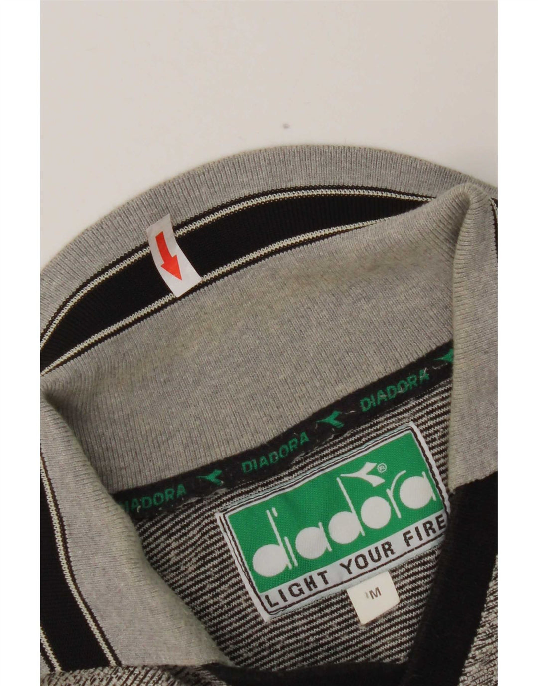 Diadora Herren-Poloshirt aus mittelgrau gestreiftem Polyester