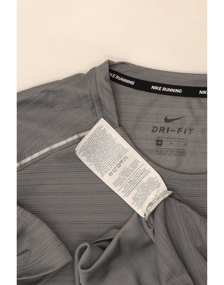 Nike Herren Dri Fit T-Shirt-Oberteil aus mittelgrau gestreiftem Polyester