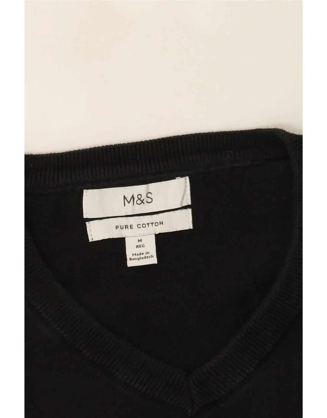 Marks & Spencer Herren-Pullover mit V-Ausschnitt aus mittelschwarzer Baumwolle