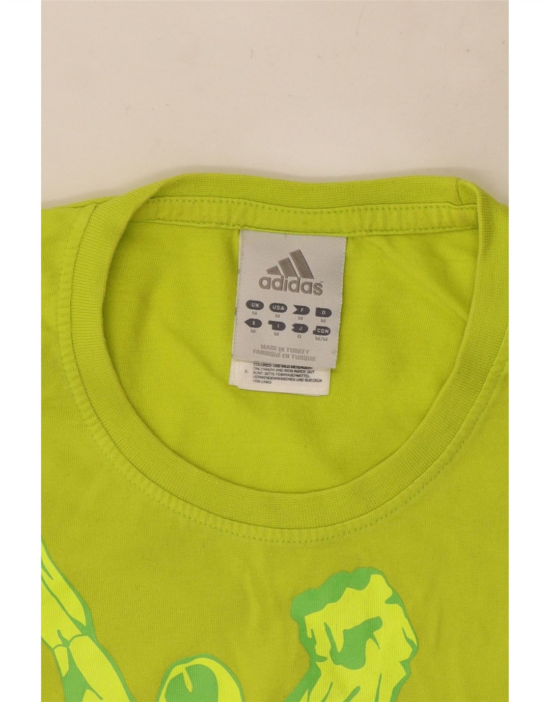 Adidas Herren Grafik-T-Shirt aus mittelgrüner Baumwolle