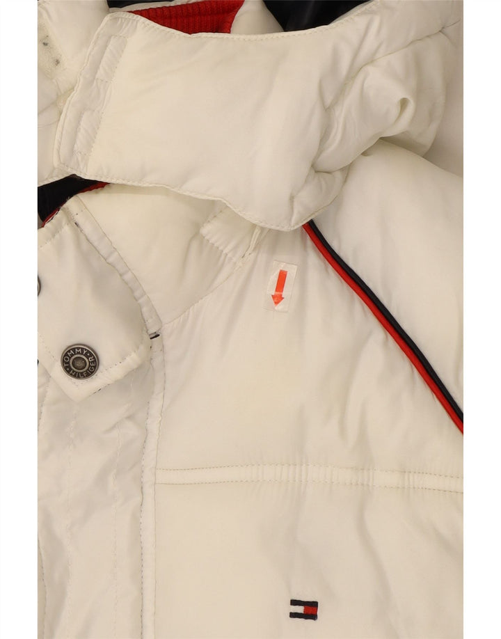 Tommy Hilfiger Wattierte Jacke mit Grafik für Jungen, 13–14 Jahre, weißes Farbblockdesign