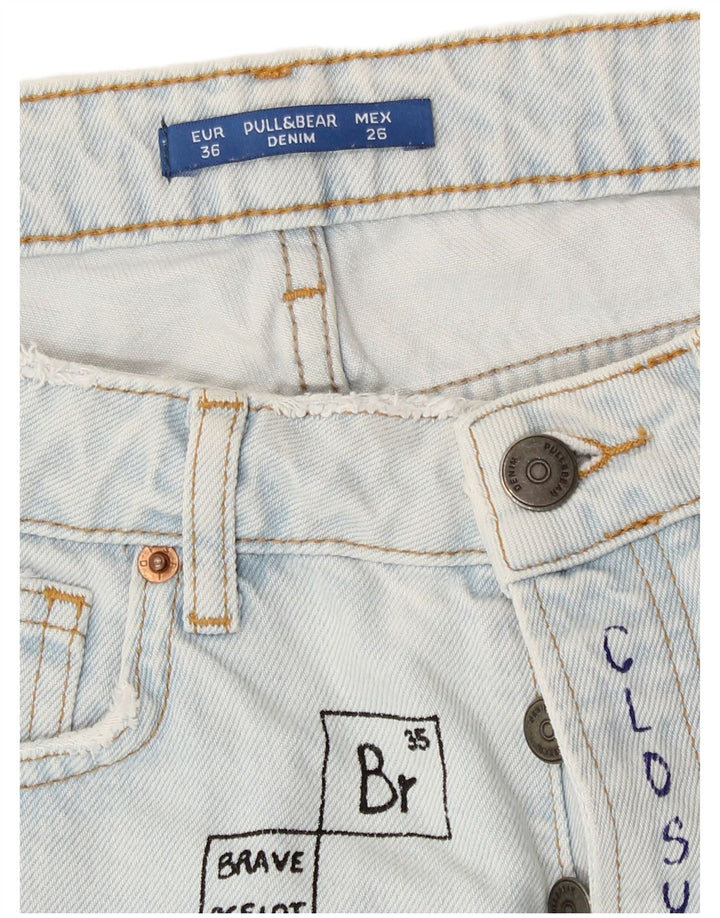 Pull & Bear Damen Denim-Shorts im Used-Look mit Grafik, EU 36, XS, W26, Blau