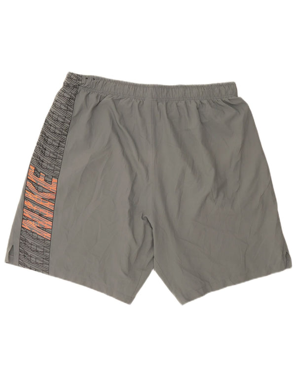 Nike Herren Dri Fit Graphic Sport Shorts 2XL grau gestreift Polyester