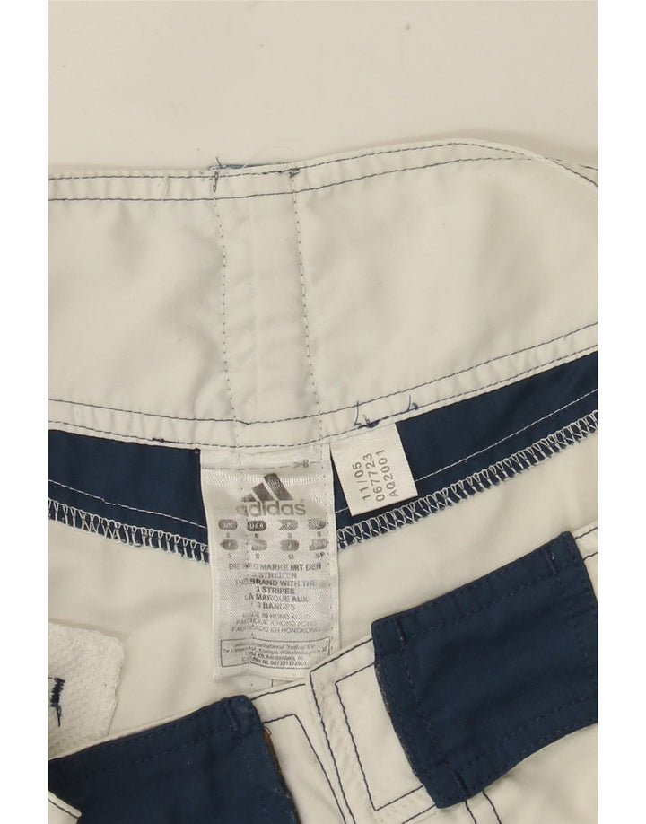 Adidas Herren Badeshorts mit Grafik, Größe S, Weiß, Farbblockdesign