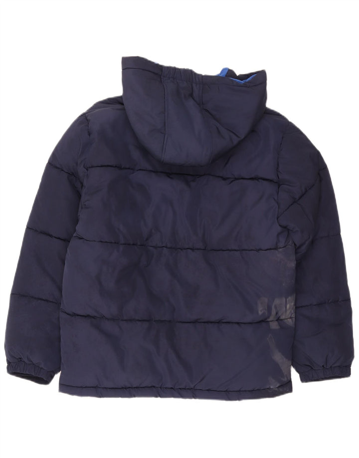 Dkny Jungen wattierte Jacke mit grafischer Kapuze, 14–15 Jahre, Größe L, Marineblau