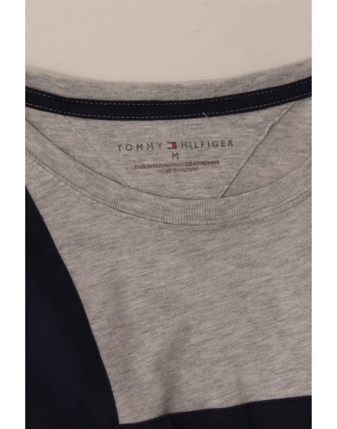 TOMMY HILFIGER Mens Graphic T-Shirt Top Medium Grey Colourblock Cotton Vintage Tommy Hilfiger and Second-Hand Tommy Hilfiger from Messina Hembry 