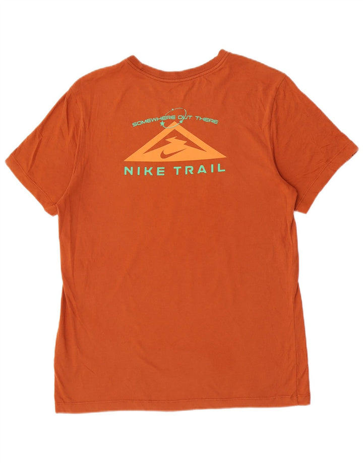 Nike Herren Dri Fit Graphic T-Shirt-Oberteil aus mittelbrauner Baumwolle