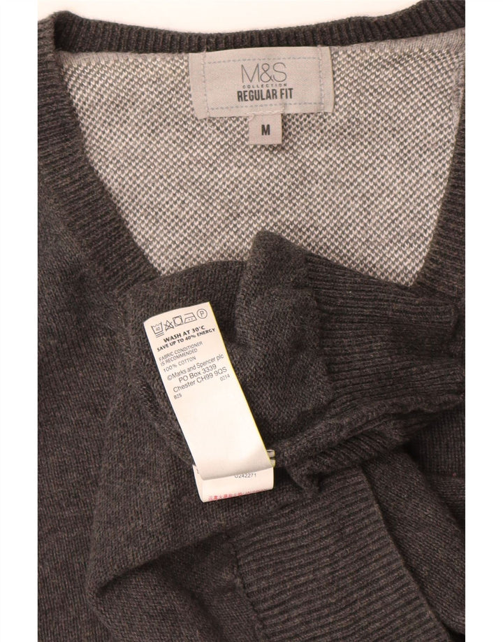 MARKS & SPENCER Herren-Pullover mit normaler Passform und V-Ausschnitt in Mittelgrau