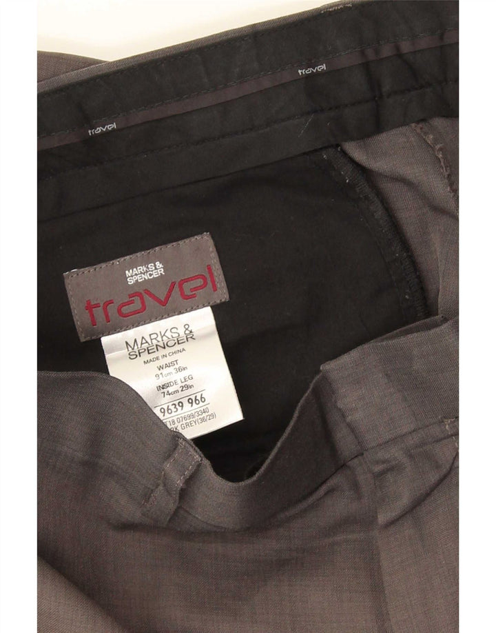 Gerade Herren-Chinohose von Marks & Spencer, W36, L29, Grau, Polyester
