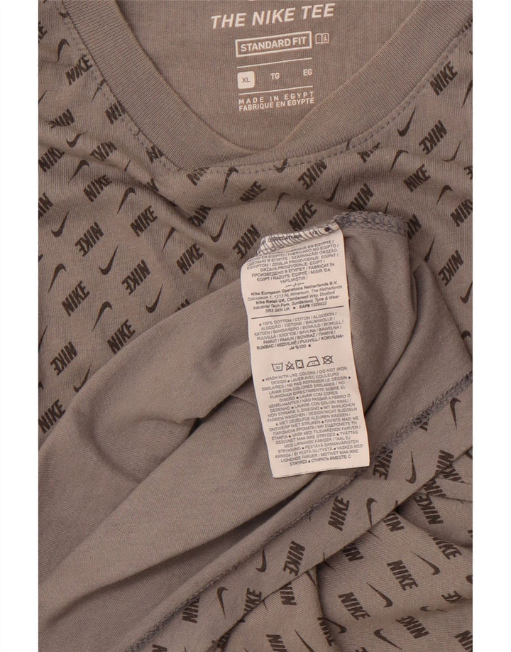 NIKE Herren-T-Shirt mit Standard-Passform, Grafik, XL, Grau, Colourblock-Baumwolle