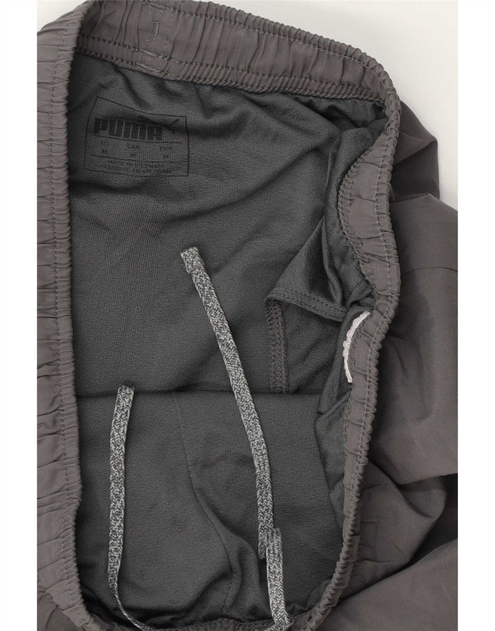Puma Herren-Sportshorts in mittelgrauem Farbblockdesign
