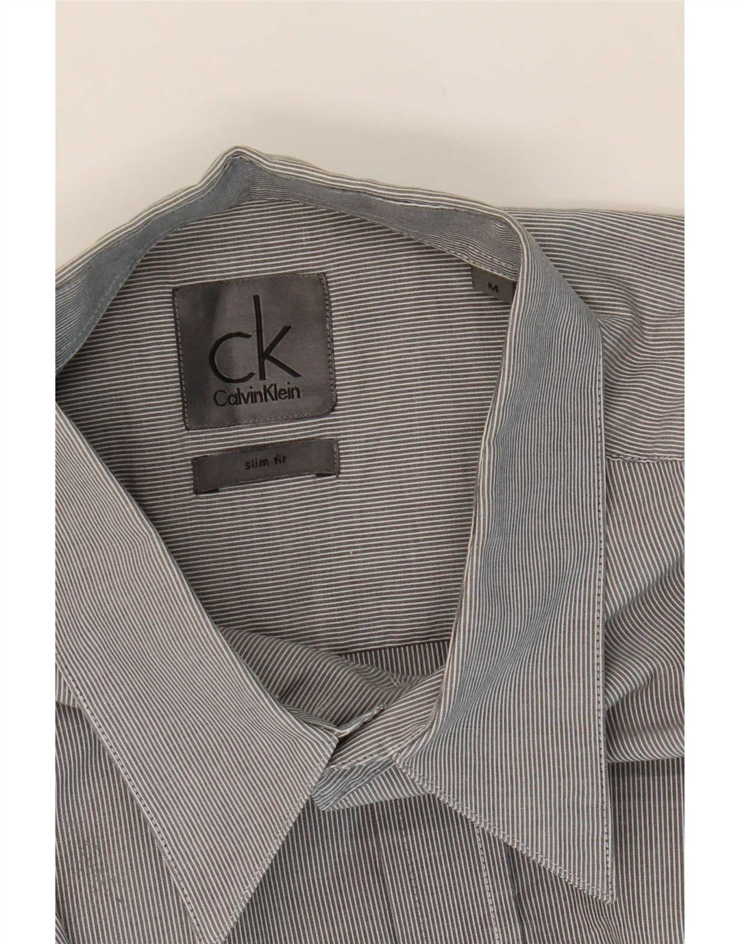 Calvin Klein Herren-Slim-Fit-Hemd aus mittelgrauer Nadelstreifen-Baumwolle
