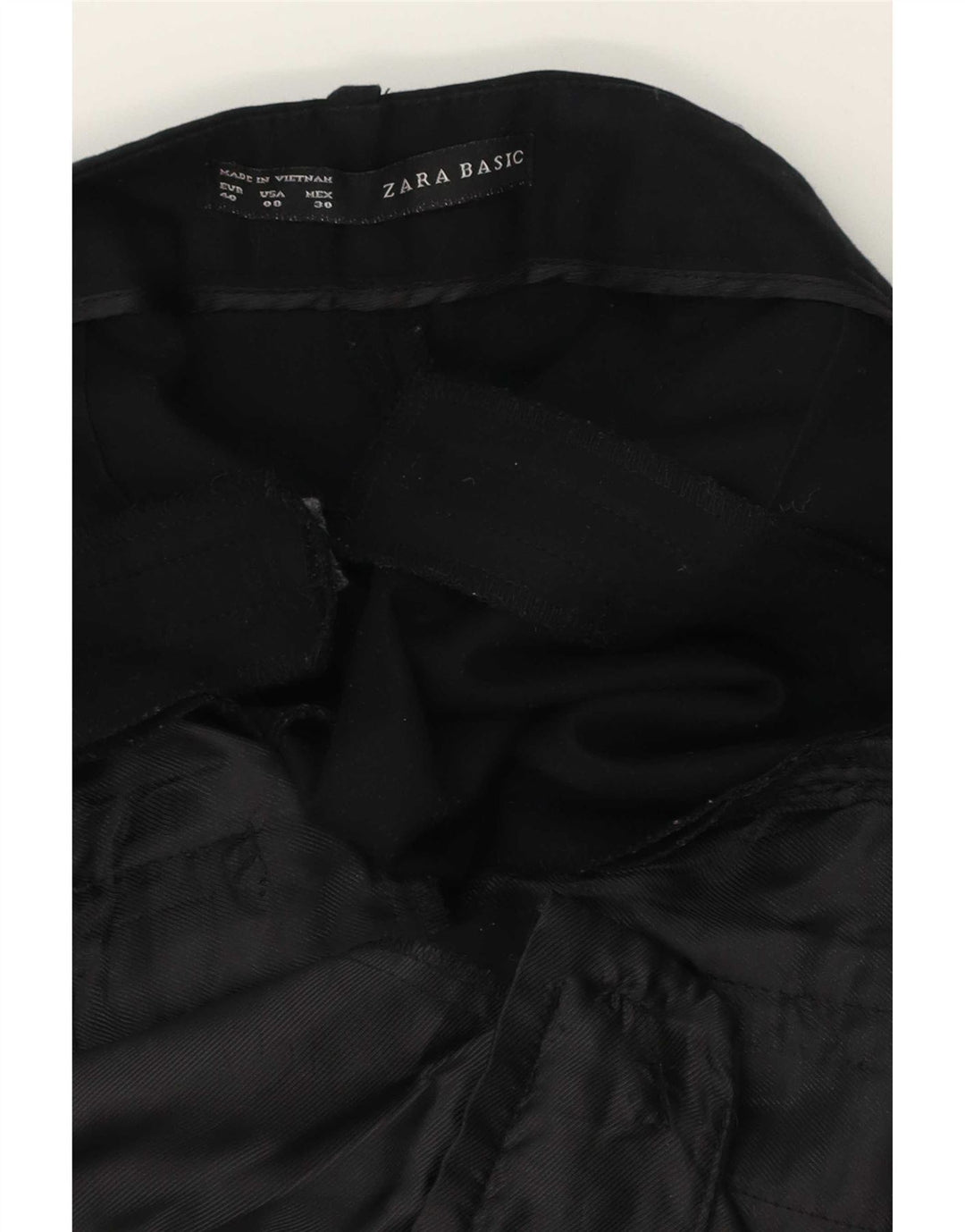 Gerade geschnittene Damenhose von Zara, EU 40, Mittel W30 L25, Schwarz