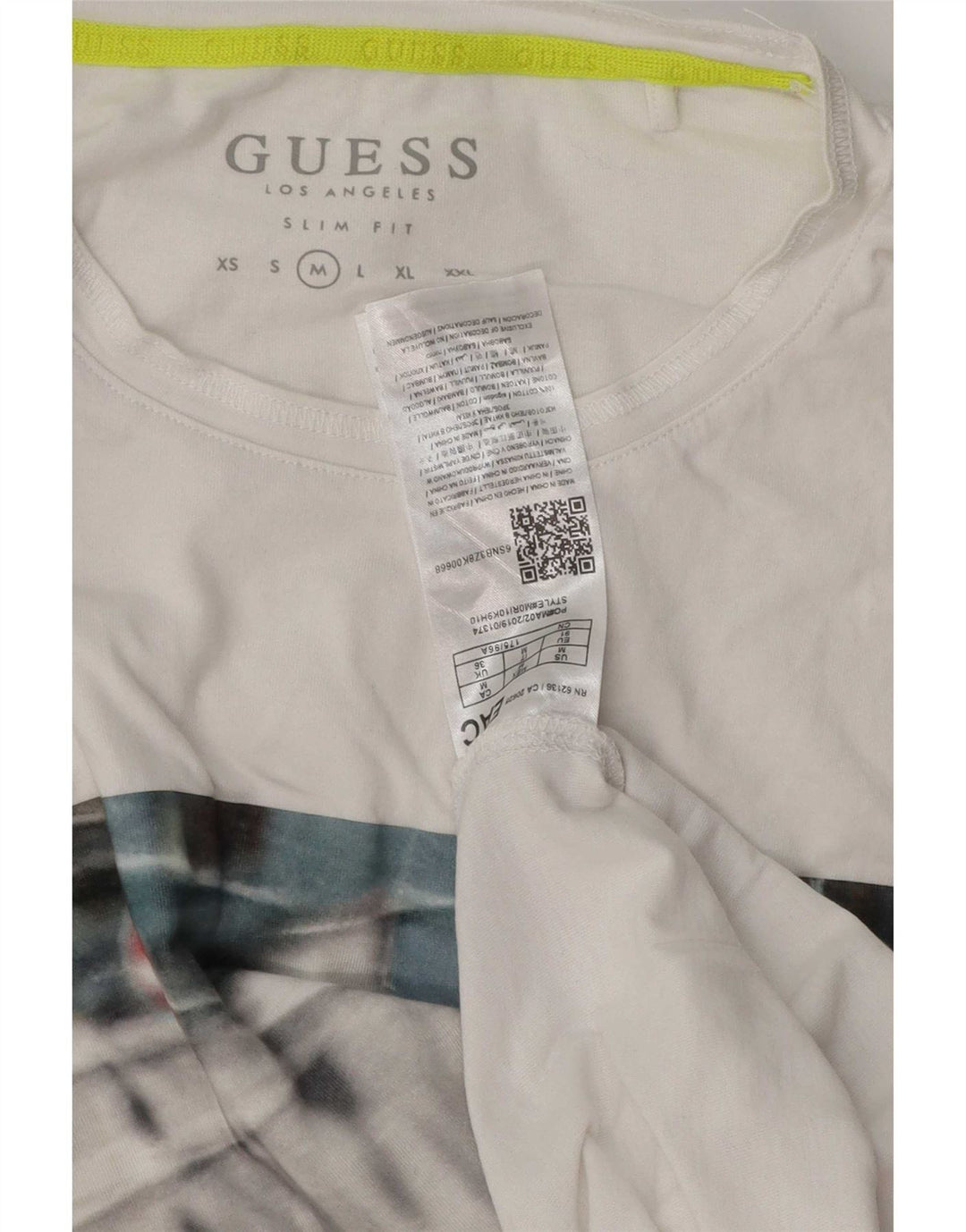 Guess Slim-Fit-Grafik-T-Shirt-Oberteil für Herren aus mittelweißer Baumwolle