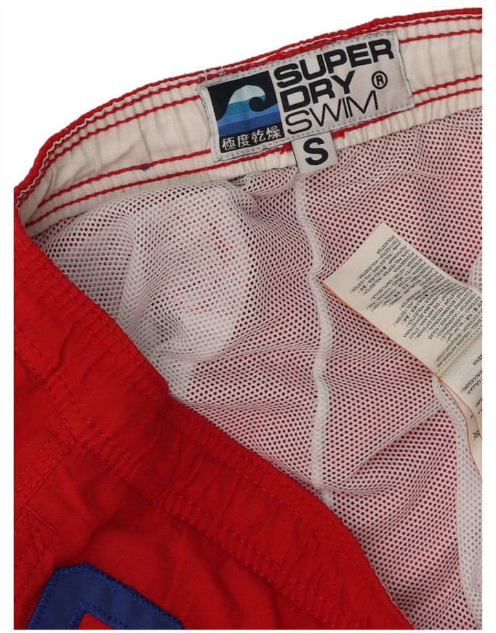 Superdry Herren Badeshorts mit Grafik, Größe S, Rot, Polyester