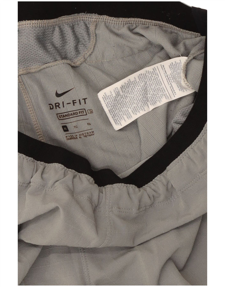 Nike Herren Dri Fit Standard Fit Sport Shorts XL Grau Polyester