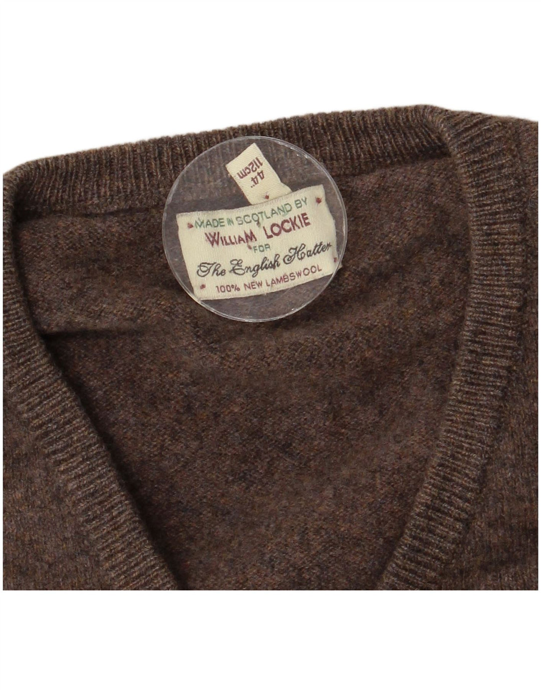 William Lockie Herren-Pullover mit V-Ausschnitt aus mittelbrauner Lammwolle