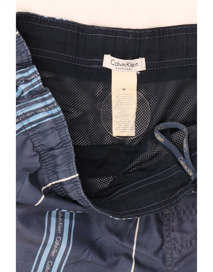 Calvin Klein Herren-Badeshorts mit Grafik, mittelgroß, Marineblau gestreift