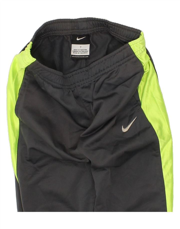 NIKE Boys Tracksuit Trousers 6-7 Years Grey Colourblock Polyester Vintage Nike and Second-Hand Nike from Messina Hembry 