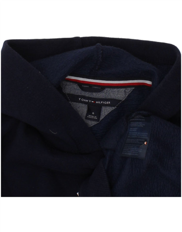 TOMMY HILFIGER Jungen-Pullover mit grafischem Kapuzenpullover, 5–6 Jahre, marineblaue Baumwolle