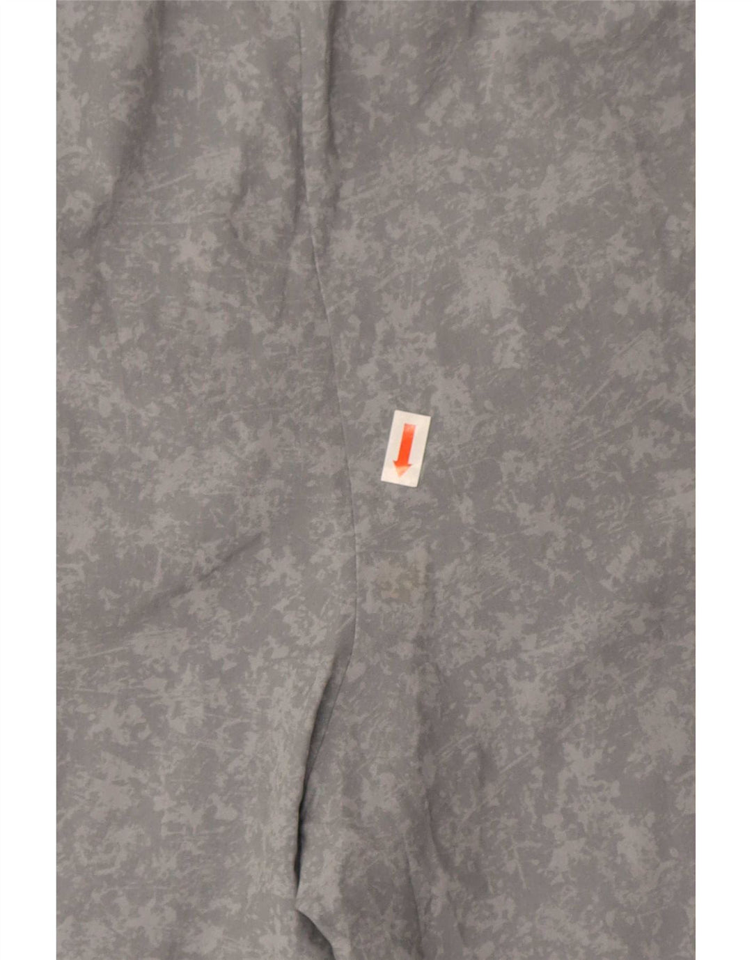 Asics Herren Sportshorts mittelgraues Camouflage-Polyester