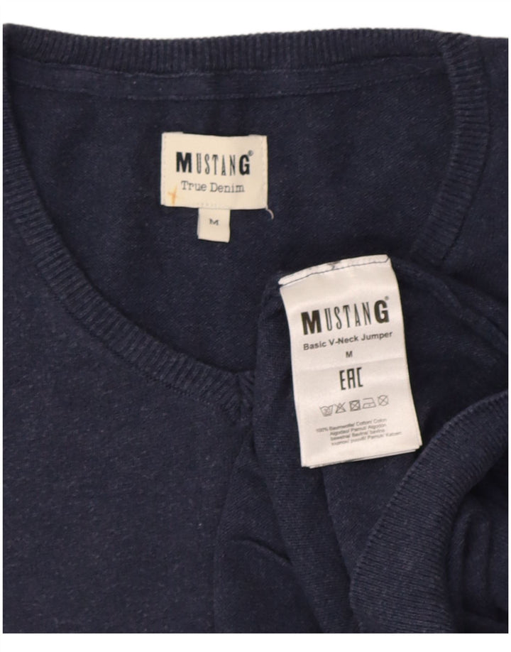Mustang Herren-Pullover mit V-Ausschnitt, mittlere marineblaue Baumwolle